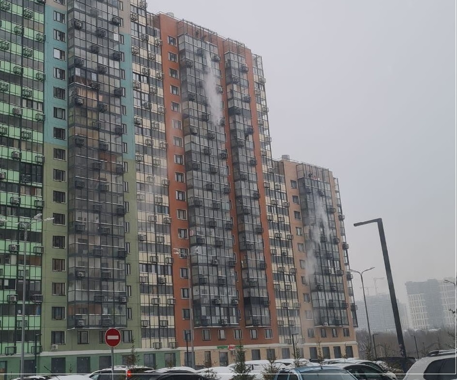 Фото дня: уборка снега в Митине