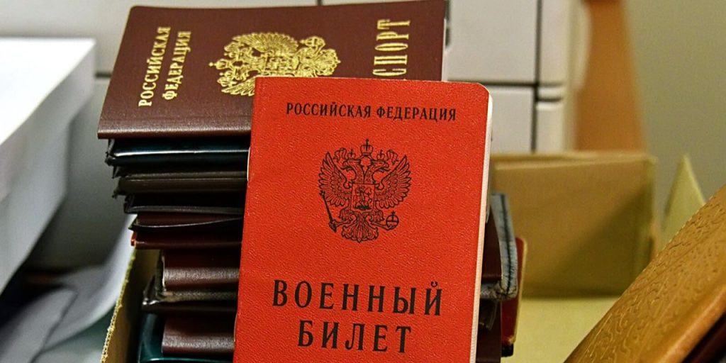 Заслуженный артист РФ Сергей Векслер  посетил столичный пункт отбора на военную службу по контракту