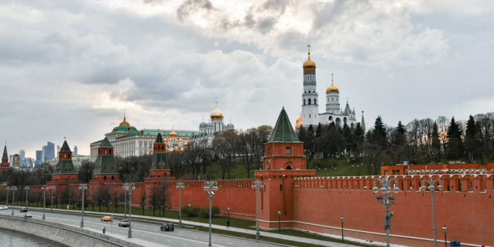 Пришедшие в столичный пункт отбора контрактников рассказали о стремлении защищать Родину